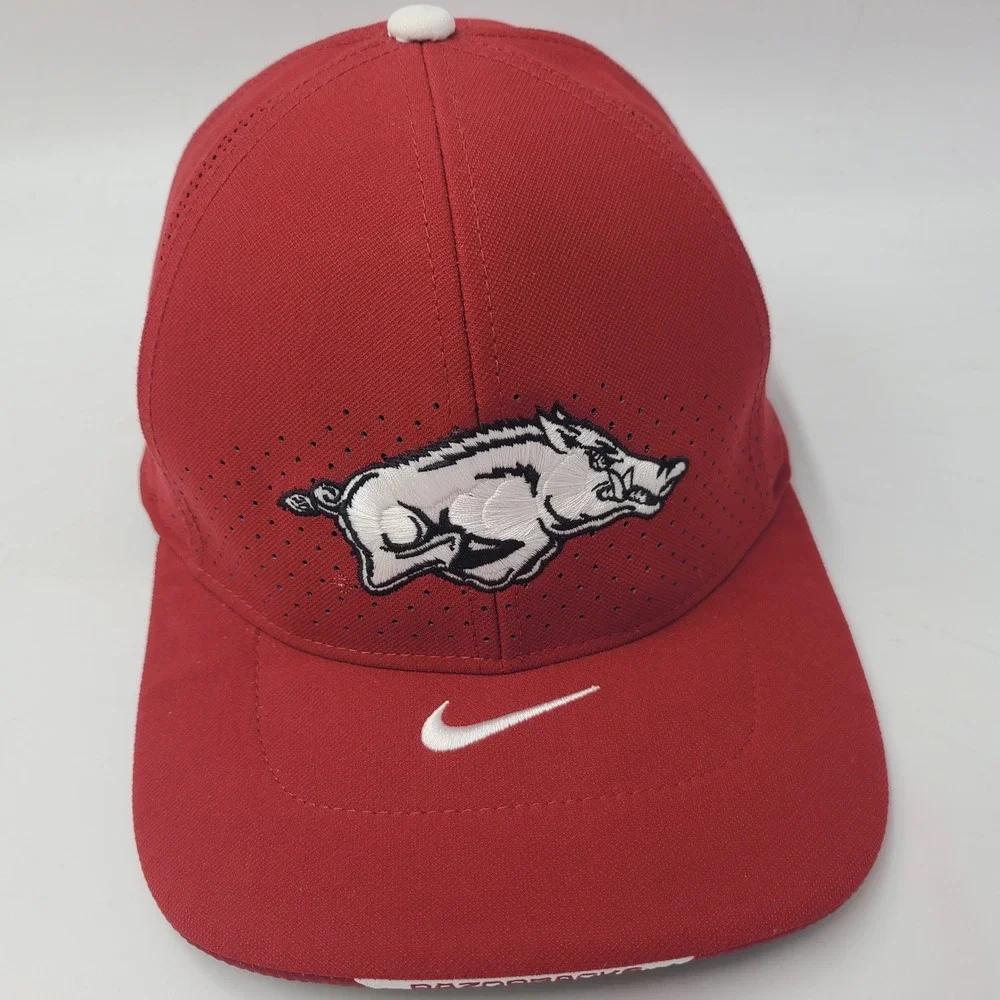 Arkansas Razorbacks Hat Fitted One Size Nike Red White NCAA Classic99 Dri-Fit